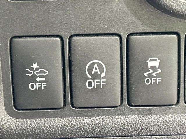 【スマートアシスト】走行中に前方の車両等を認識し、衝突しそうな時は警報とブレーキで衝突回避と被害軽減をアシスト。より安全にドライブをお楽しみいただけます。
