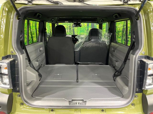 普段のお買い物や通勤、送迎等に十分な荷室スペースを確保しております。セカンドシートを倒すと、大きな荷物の積載も可能です♪