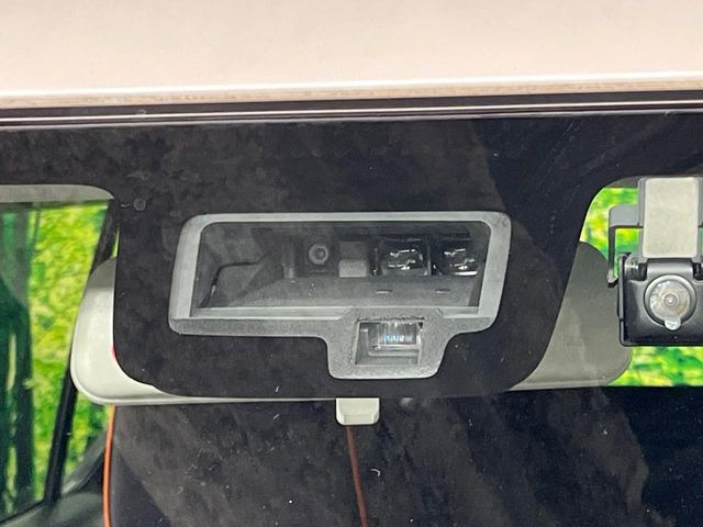 【スズキ セーフティサポート】走行中に前方の車両等を認識し、衝突しそうな時は警報とブレーキで衝突回避と被害軽減をアシスト。より安全にドライブをお楽しみいただけます。