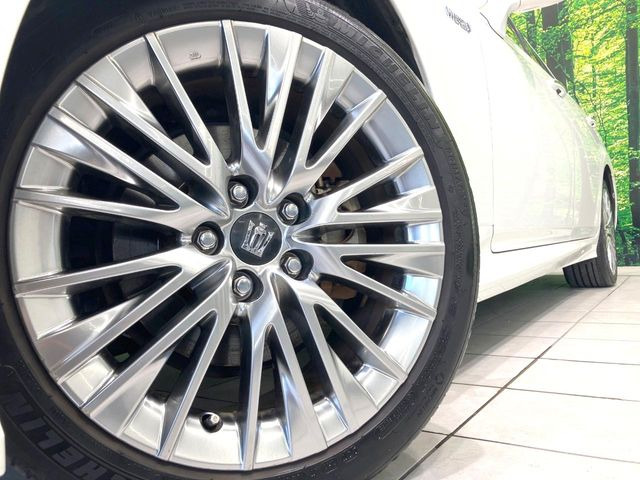 �y����18�C���`�A���~�z�C�[���z�O�ςɃ}�b�`���������A���~�z�C�[���𑕒����Ă���܂��B�e��ЊO�A���~�z�C�[����A�X�^�b�h���X�^�C�����戵�����Ă���܂��B���񂲑��k����������