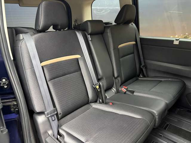 車内もキレイで嫌な臭いもありません☆車内の臭い、汚れが気になる方は内装のスチームクリーナーも施工可能です♪