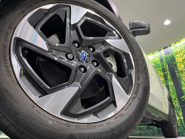 �y����18�C���`�A���~�z�C�[���z�O�ςɃ}�b�`���������A���~�z�C�[���𑕒����Ă���܂��B�e��ЊO�A���~�z�C�[����A�X�^�b�h���X�^�C�����戵�����Ă���܂��B���񂲑��k����������
