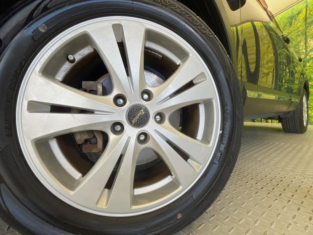 �y����17�C���`�A���~�z�C�[���z�O�ςɃ}�b�`���������A���~�z�C�[���𑕒����Ă���܂��B�e��ЊO�A���~�z�C�[����A�X�^�b�h���X�^�C�����戵�����Ă���܂��B���񂲑��k����������