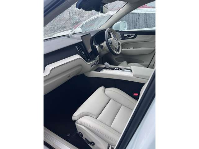 XC60ウルトラ B5 AWD 4WD