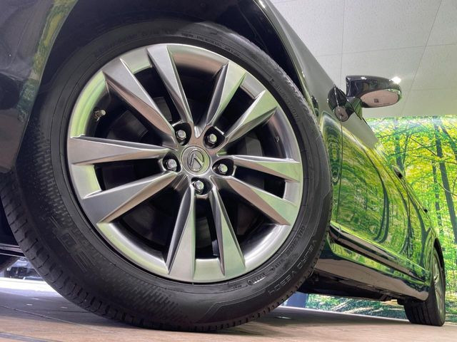 �y����18�C���`�A���~�z�C�[���z�O�ςɃ}�b�`���������A���~�z�C�[���𑕒����Ă���܂��B�e��ЊO�A���~�z�C�[����A�X�^�b�h���X�^�C�����戵�����Ă���܂��B���񂲑��k����������