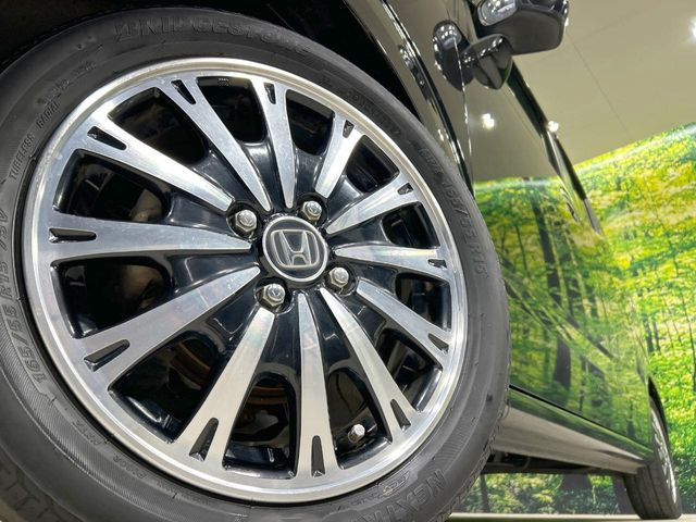 �y����15�C���`�A���~�z�C�[���z�O�ςɃ}�b�`���������A���~�z�C�[���𑕒����Ă���܂��B�e��ЊO�A���~�z�C�[����A�X�^�b�h���X�^�C�����戵�����Ă���܂��B���񂲑��k����������