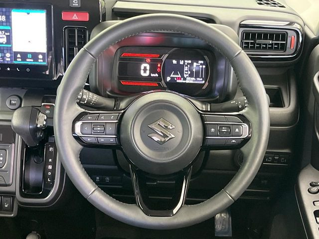 【純正革巻きステアリング】上質な革を使用することで、手にしっかり馴染みとても運転しやすいハンドルです♪