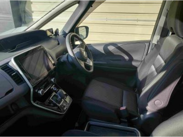 セレナ1.2 e-POWER ハイウェイスターV