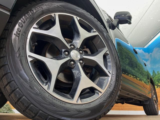 �y����18�C���`�A���~�z�C�[���z�O�ςɃ}�b�`���������A���~�z�C�[���𑕒����Ă���܂��B�e��ЊO�A���~�z�C�[����A�X�^�b�h���X�^�C�����戵�����Ă���܂��B���񂲑��k����������