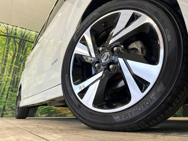 �y����15�C���`�A���~�z�C�[���z�O�ςɃ}�b�`���������A���~�z�C�[���𑕒����Ă���܂��B�e��ЊO�A���~�z�C�[����A�X�^�b�h���X�^�C�����戵�����Ă���܂��B���񂲑��k����������