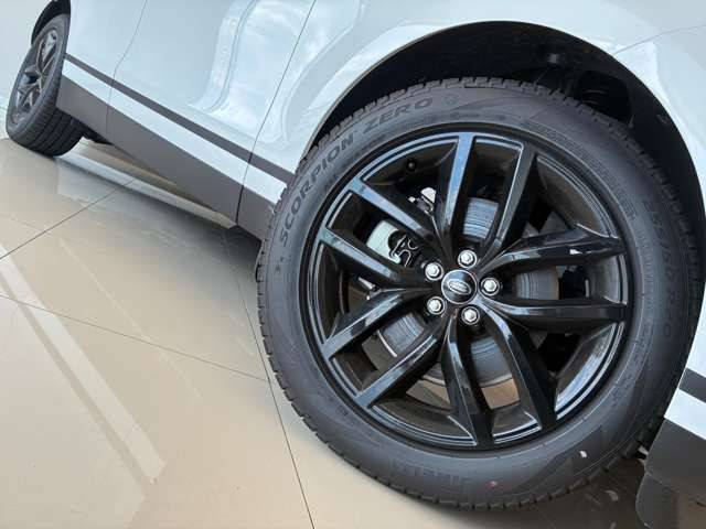 レンジローバーヴェラールS 2.0L D200 ディーゼル 4WD