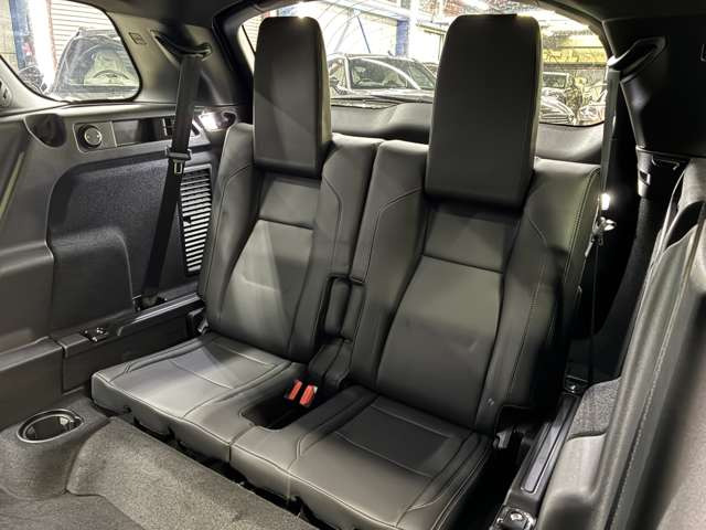 ディスカバリースポーツダイナミック SE 2.0L D200 5+2シート ディーゼル 4WD