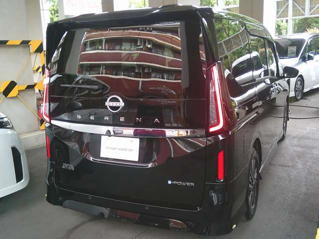 セレナ1.4 e-POWER ハイウェイスターV