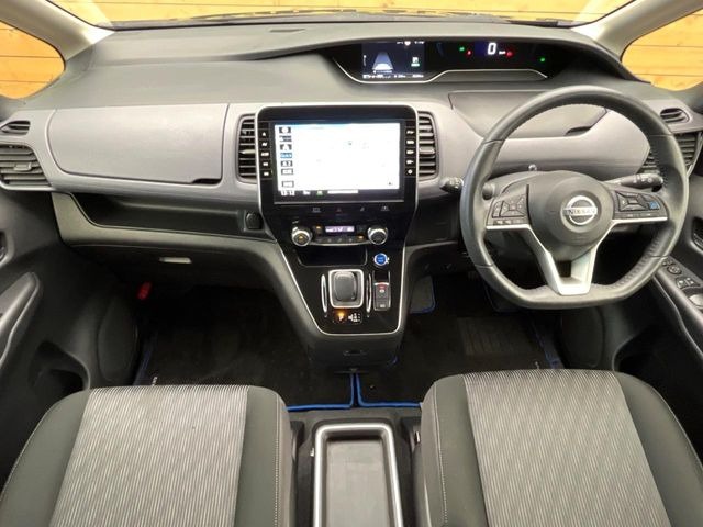 セレナ1.2 e-POWER ハイウェイスターV