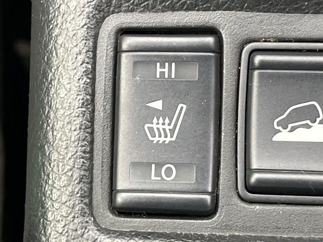【シートヒーター】寒い日に重宝するシートヒーター!エアコンより早く温まってくれるので寒がりの人も安心ですね♪エアコンの温風は乾燥するから苦手、という方にもをおすすめです。