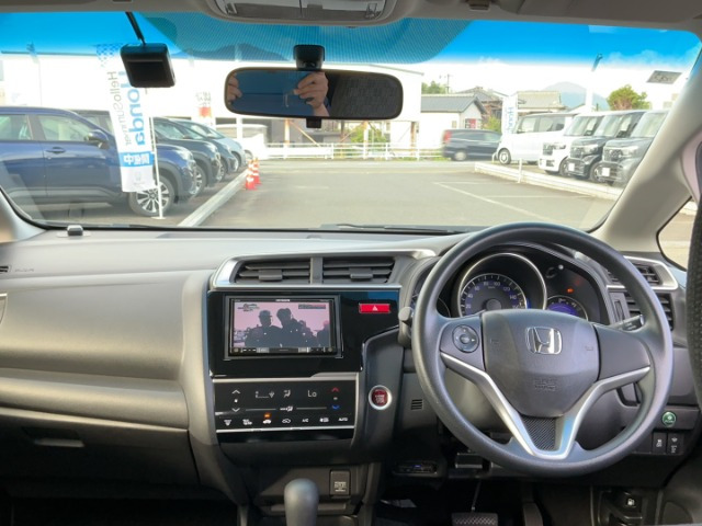 フィット1.3 13G Fパッケージ 4WD