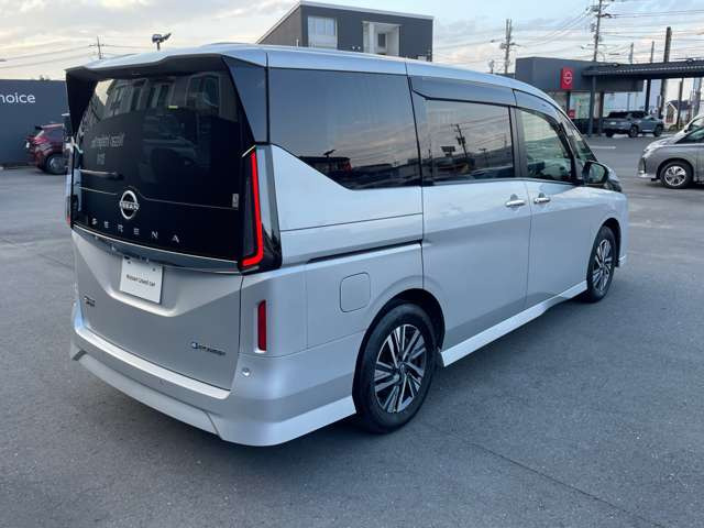 セレナ1.4 e-POWER ハイウェイスターV