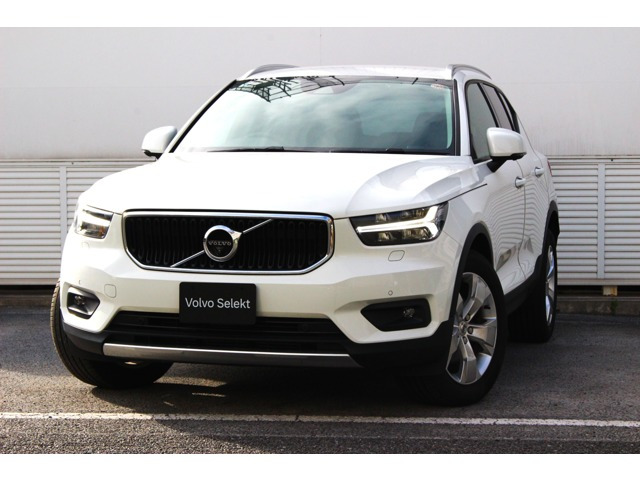 XC40T4 AWD モメンタム 4WD