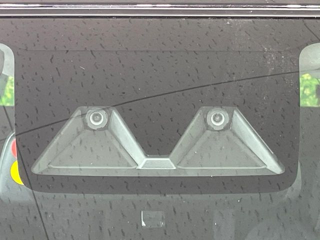 【トヨタセーフティセンス】走行中に前方の車両等を認識し、衝突しそうな時は警報とブレーキで衝突回避と被害軽減をアシスト。より安全にドライブをお楽しみいただけます。