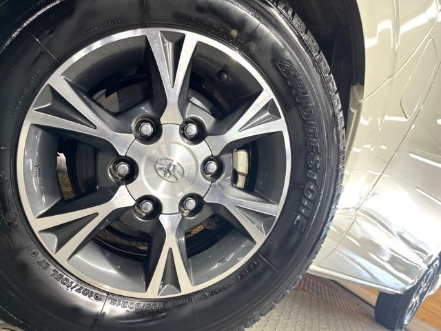 �y����15�C���`�A���~�z�C�[���z�O�ςɃ}�b�`���������A���~�z�C�[���𑕒����Ă���܂��B�e��ЊO�A���~�z�C�[����A�X�^�b�h���X�^�C�����戵�����Ă���܂��B���񂲑��k����������