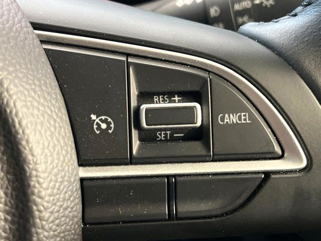 【アダプティブクルーズコントロール】高速道路での長距離走行が楽に!!自動で速度を保つクルーズコントロールが、衝突軽減システムと連携し、前方の車両を感知して車間を保つように速度調節してくれます!!