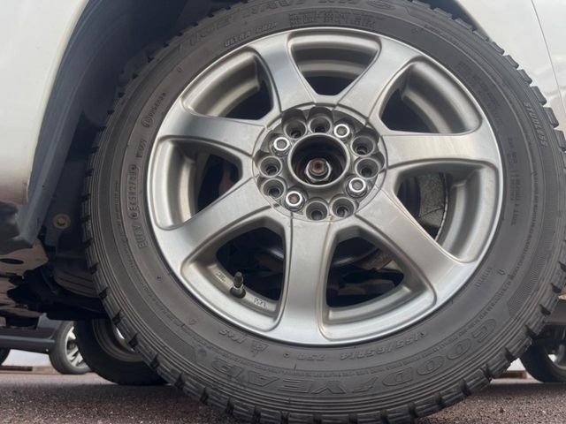 �y14�C���`�A���~�z�C�[���z�O�ςɃ}�b�`�����A���~�z�C�[���𑕒����Ă���܂��B�e��A���~�z�C�[����A�X�^�b�h���X�^�C�����戵�����Ă���܂��B���񂲑��k����������