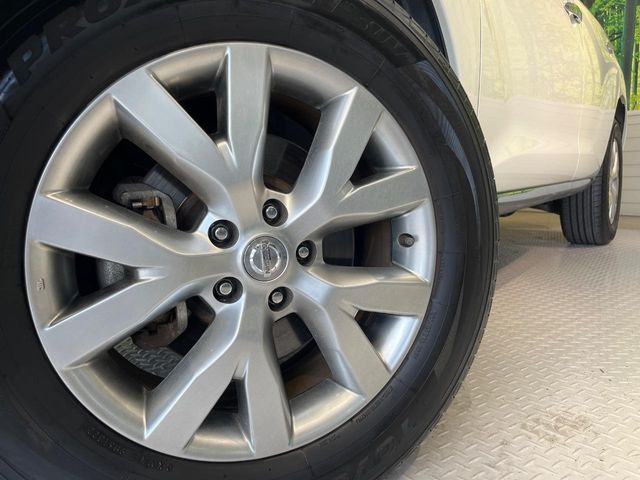 �y����18�C���`�A���~�z�C�[���z�O�ςɃ}�b�`���������A���~�z�C�[���𑕒����Ă���܂��B�e��ЊO�A���~�z�C�[����A�X�^�b�h���X�^�C�����戵�����Ă���܂��B���񂲑��k����������