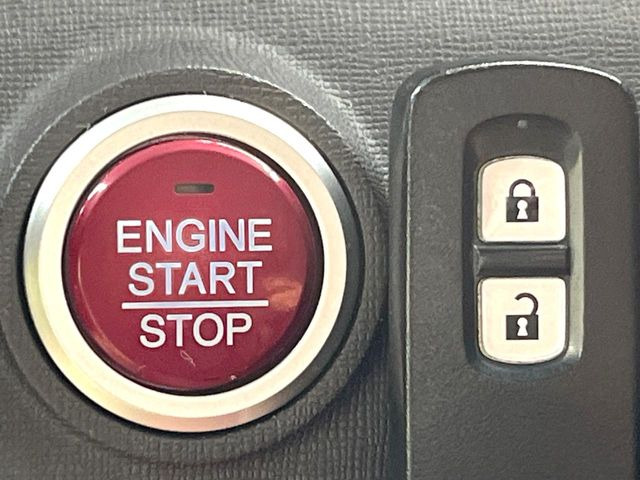 �yHonda�X�}�[�g�L�[�z�J�o����|�P�b�g�ɓ��ꂽ�܂܂ł��h�A�̎{���E�������\�ȃX�}�[�g�L�[�𑕔��B�G���W���̃I���E�I�t�����J�M�����o���K�v����������Ƃ��Ă��֗��ł���