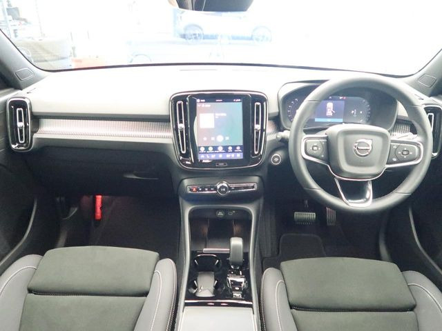 XC40ウルトラ B4 AWD 4WD