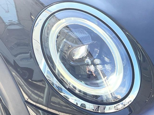 ��LED�w�b�h���C�g:��ԑ��s�����ǍD�Ȏ��E���m�ۂ����S���ĉ^�]�ł��鍂�P�xLED�w�b�h���C�g�𑕔�!�_�����x�������A����d�͂��}�����Ă��܂��B