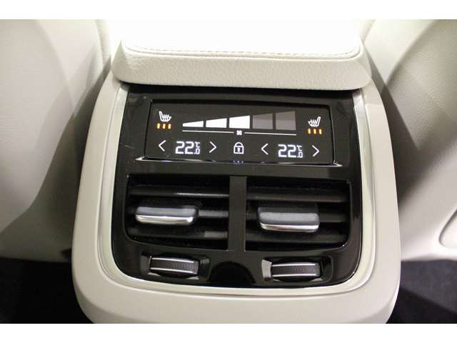 XC90プラス B5 AWD 4WD