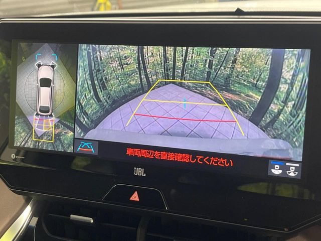 【パノラミックビューモニター】専用のカメラにより、上から見下ろしたような視点で360度クルマの周囲を確認することができます☆死角部分も確認しやすく、狭い場所での切り返しや駐車もスムーズに行えます。