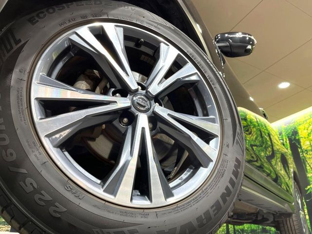 �y����18�C���`�A���~�z�C�[���z�O�ςɃ}�b�`���������A���~�z�C�[���𑕒����Ă���܂��B�e��ЊO�A���~�z�C�[����A�X�^�b�h���X�^�C�����戵�����Ă���܂��B���񂲑��k����������