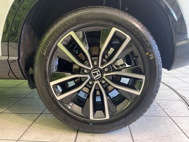 �y����18�C���`�A���~�z�C�[���z�O�ςɃ}�b�`���������A���~�z�C�[���𑕒����Ă���܂��B�e��ЊO�A���~�z�C�[����A�X�^�b�h���X�^�C�����戵�����Ă���܂��B���񂲑��k����������