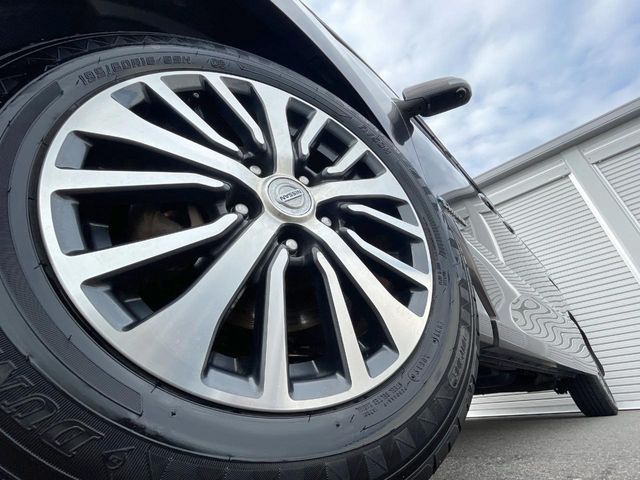 �y����16�C���`�A���~�z�C�[���z�O�ςɃ}�b�`���������A���~�z�C�[���𑕒����Ă���܂��B�e��ЊO�A���~�z�C�[����A�X�^�b�h���X�^�C�����戵�����Ă���܂��B���񂲑��k����������