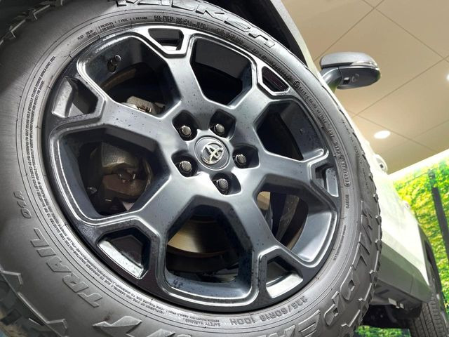 �y����18�C���`�A���~�z�C�[���z�O�ςɃ}�b�`���������A���~�z�C�[���𑕒����Ă���܂��B�e��ЊO�A���~�z�C�[����A�X�^�b�h���X�^�C�����戵�����Ă���܂��B���񂲑��k����������