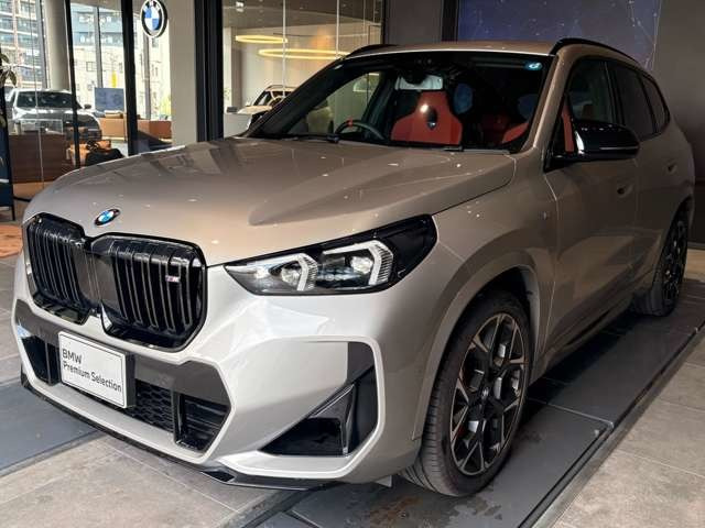 X1M35i xドライブ DCT 4WD