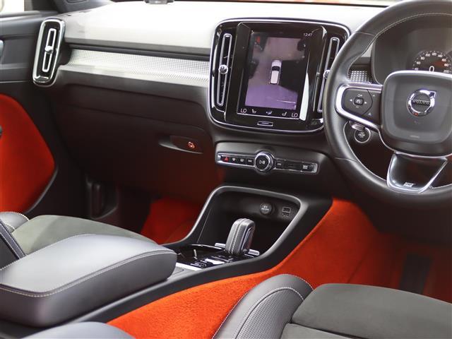 XC40T4 AWD Rデザイン 4WD