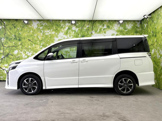 ヴォクシー2.0 ZS 4WD