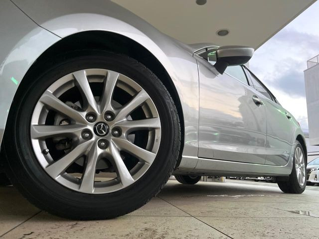 �y����17�C���`�A���~�z�C�[���z�O�ςɃ}�b�`���������A���~�z�C�[���𑕒����Ă���܂��B�e��ЊO�A���~�z�C�[����A�X�^�b�h���X�^�C�����戵�����Ă���܂��B���񂲑��k����������