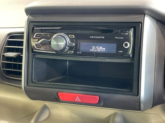 お好きな音楽を車内でお楽しみいただけます♪スピーカー交換・ウーハー追加などの音質向上や、最新ナビ・後席モニター等の取り付けも是非ご相談ください!