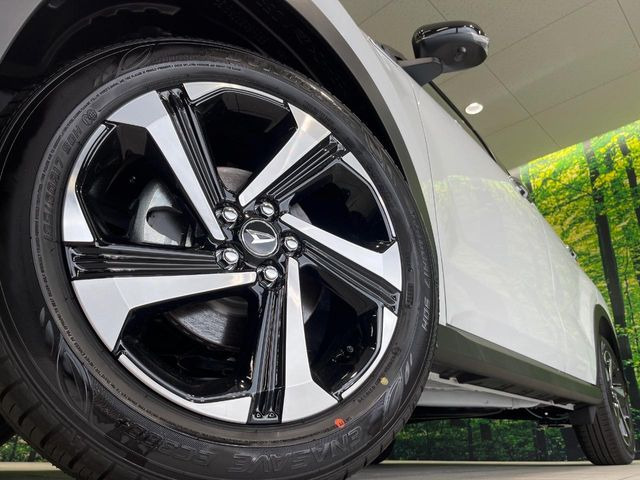 �y����17�C���`�A���~�z�C�[���z�O�ςɃ}�b�`���������A���~�z�C�[���𑕒����Ă���܂��B�e��ЊO�A���~�z�C�[����A�X�^�b�h���X�^�C�����戵�����Ă���܂��B���񂲑��k����������