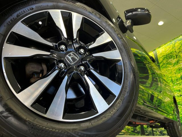 �y����15�C���`�A���~�z�C�[���z�O�ςɃ}�b�`���������A���~�z�C�[���𑕒����Ă���܂��B�e��ЊO�A���~�z�C�[����A�X�^�b�h���X�^�C�����戵�����Ă���܂��B���񂲑��k����������