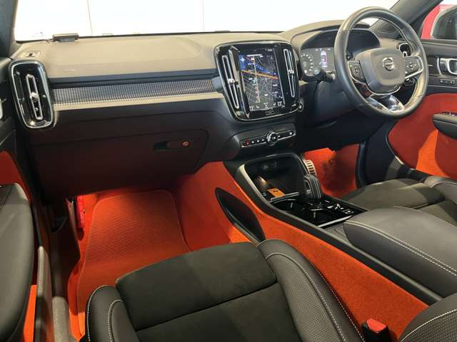 XC40B4 AWD Rデザイン 4WD