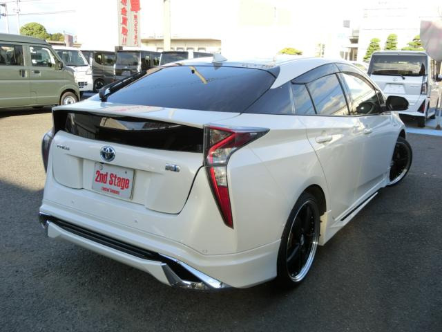 プリウス1.8 S