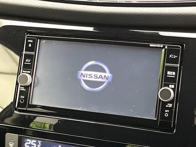 【純正ナビ】人気の純正ナビを装備。オーディオ機能も充実しており、Bluetooth接続すればお持ちのスマホやMP3プレイヤーの音楽を再生可能!毎日の運転がさらに楽しくなります!!