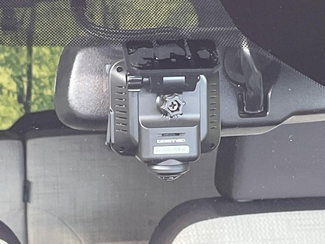 【ドライブレコーダー】ドライブレコーダー装備!走行中はもちろん、あおり運転や事故に遭遇した際、映像で記録し、万一のリスクに備えます。※記録用SDカードはお客様ご自身でご準備いただく必要があります。