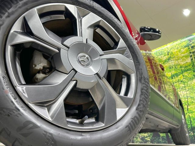 �y����18�C���`�A���~�z�C�[���z�O�ςɃ}�b�`���������A���~�z�C�[���𑕒����Ă���܂��B�e��ЊO�A���~�z�C�[����A�X�^�b�h���X�^�C�����戵�����Ă���܂��B���񂲑��k����������