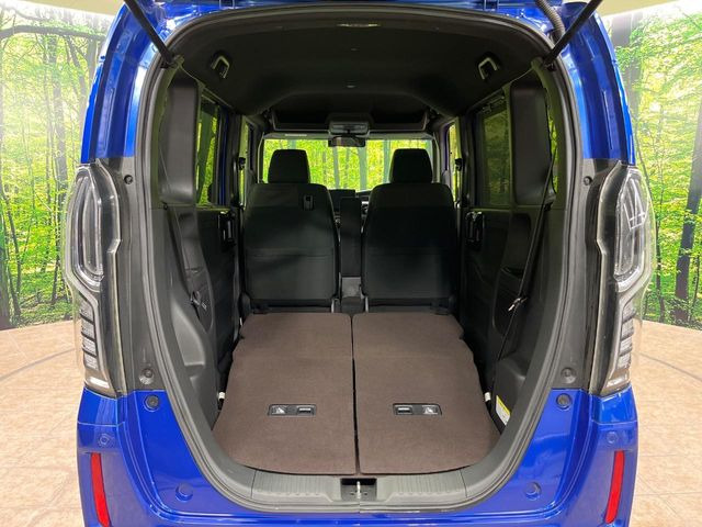 普段のお買い物や通勤、送迎等に十分な荷室スペースを確保しております。セカンドシートを倒すと、大きな荷物の積載も可能です♪