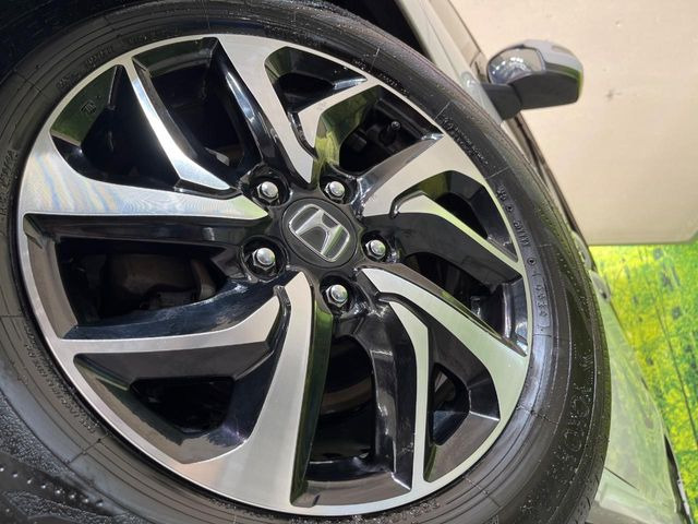 �y����16�C���`�A���~�z�C�[���z�O�ςɃ}�b�`���������A���~�z�C�[���𑕒����Ă���܂��B�e��ЊO�A���~�z�C�[����A�X�^�b�h���X�^�C�����戵�����Ă���܂��B���񂲑��k����������